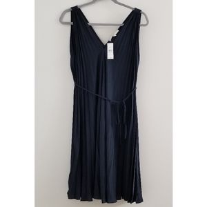 🆕️NWT LOFT Navy Pleated Swing Dress